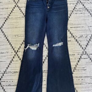 Button fly juniors distressed Kancan flare trouser Jeans 9/28